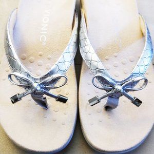Vionic Bella Bow Detail Silver CrocoThong Sandals